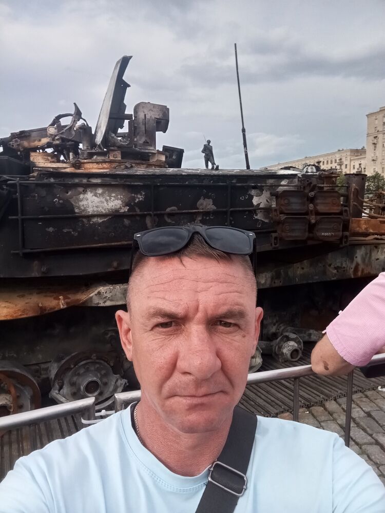  54142765  Andrei, 46 ,    