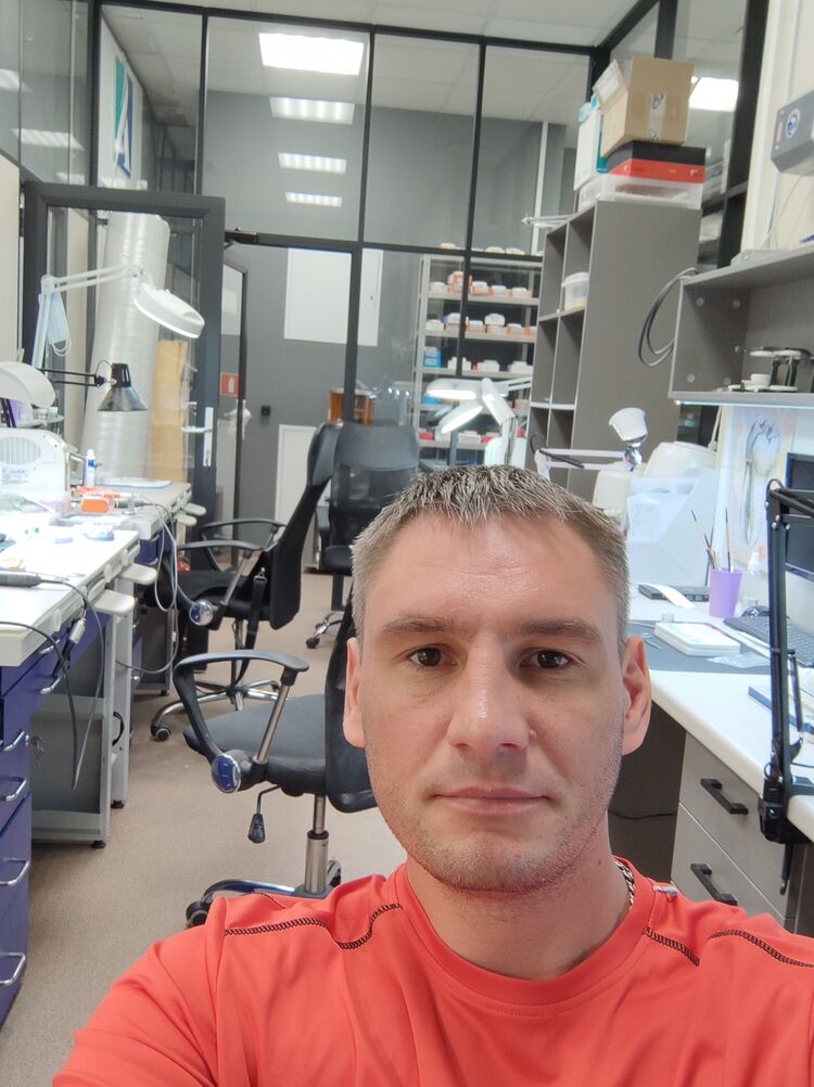  26825975  Ozzy, 40 ,    