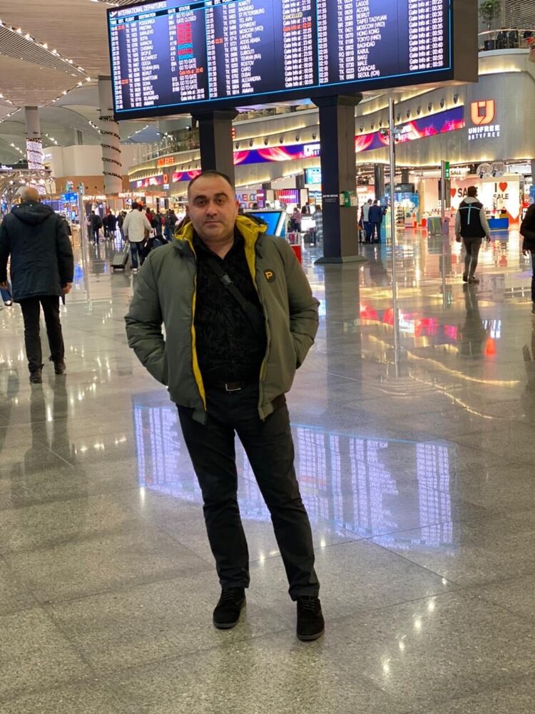  39879925  Zahib, 43 ,    