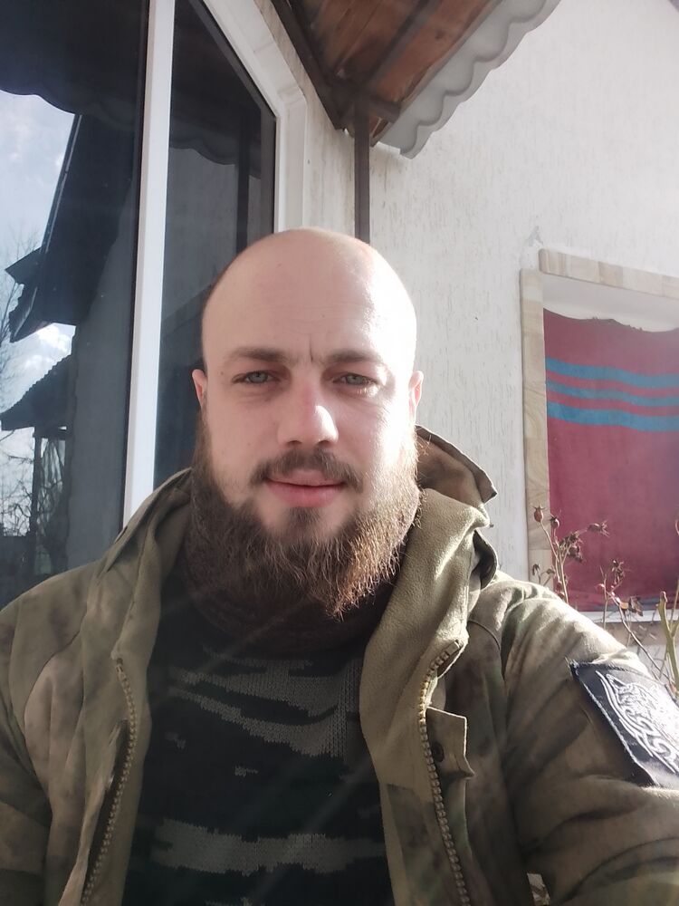  32398185  , 28 ,    