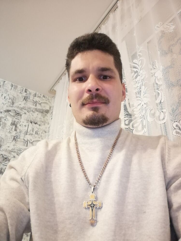  36331705  Vasili, 32 ,    