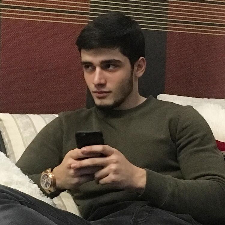  46613485  Salamon, 34 ,    