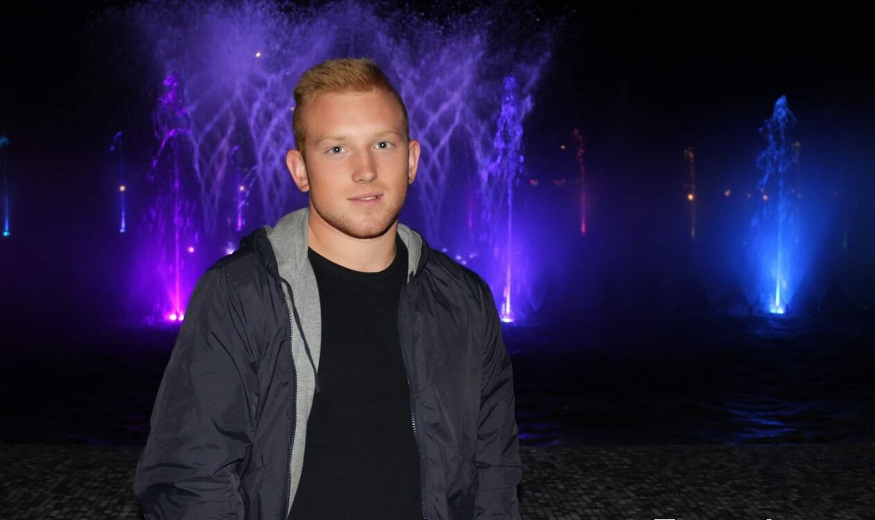  Warszawa,   Denis, 27 ,   c 
