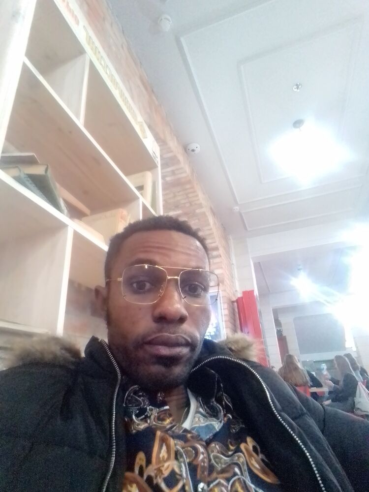  ,   Serge, 35 ,   ,   
