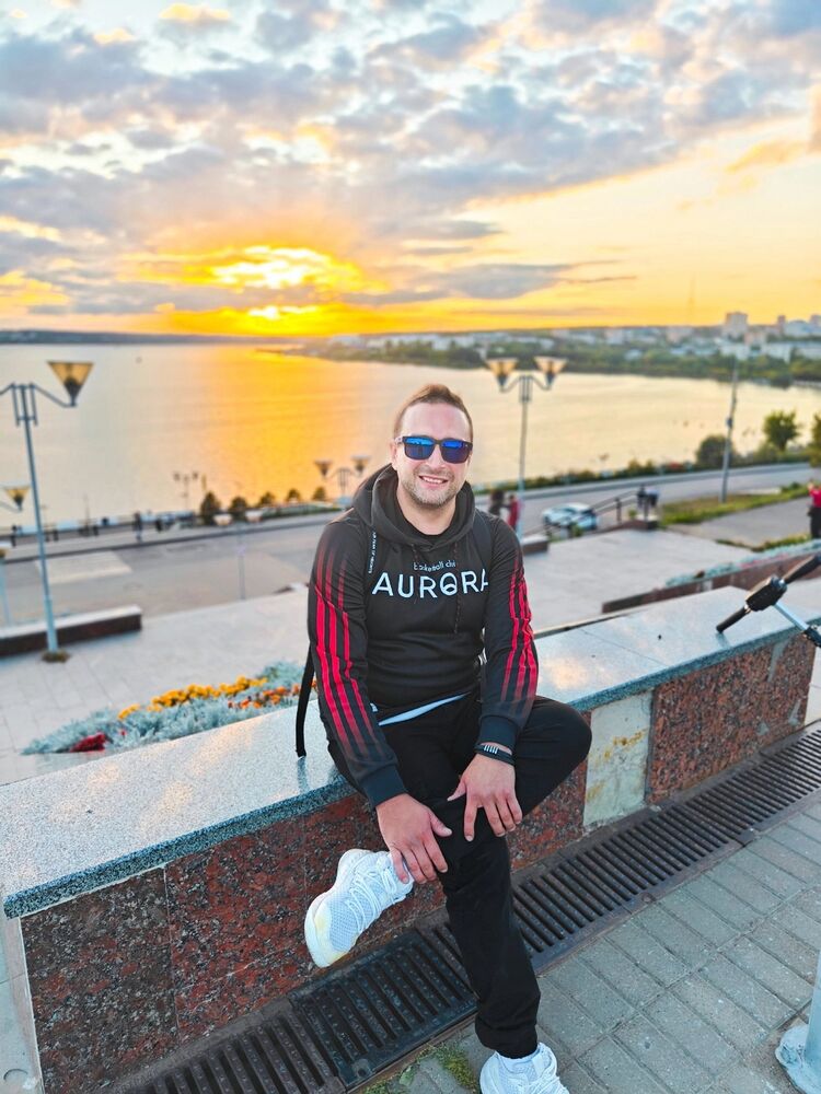  53466975  Marat, 40 ,    