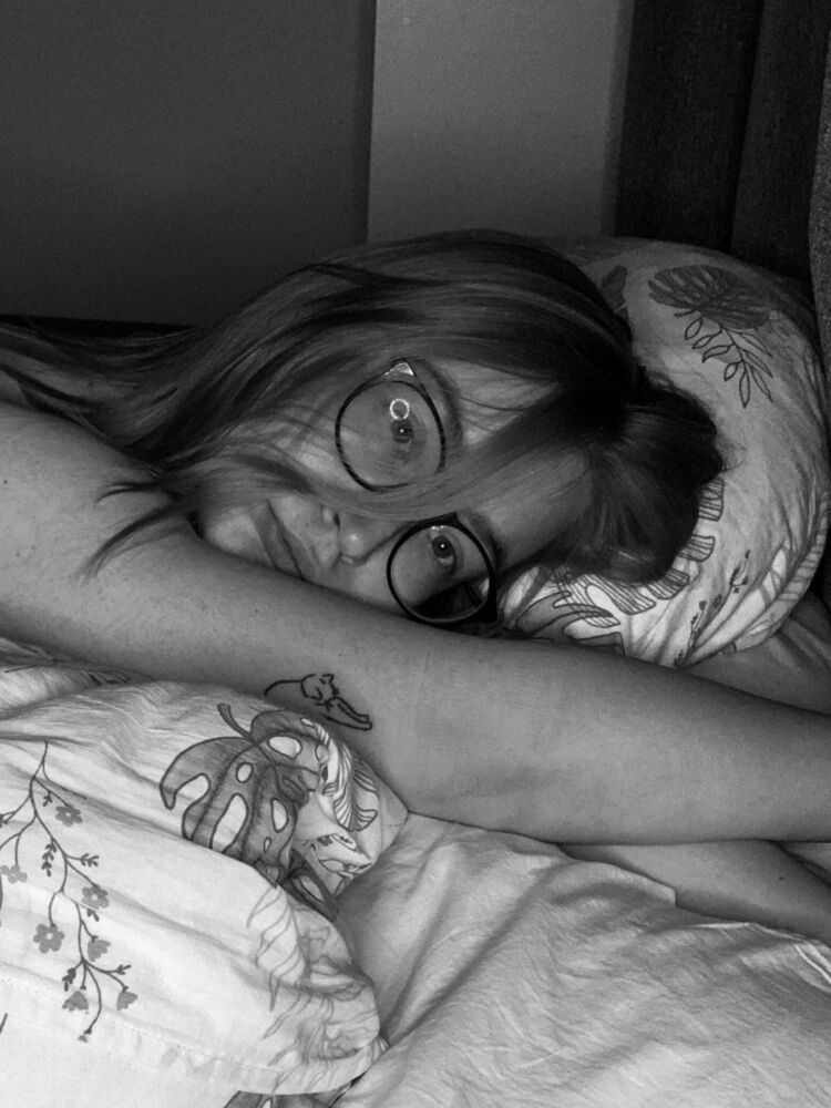  28485305  , 22 ,    -