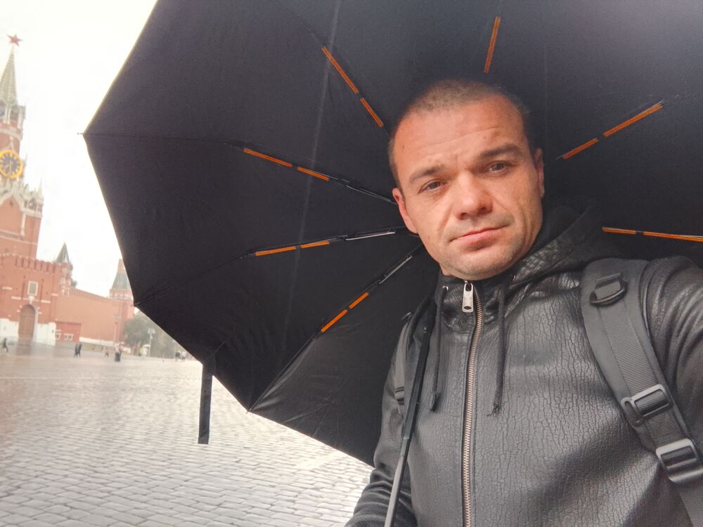  48561085  Kiril, 37 ,    