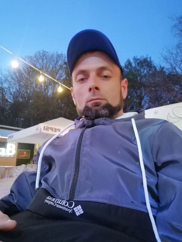  50154835  Serghei, 37 ,    Mions