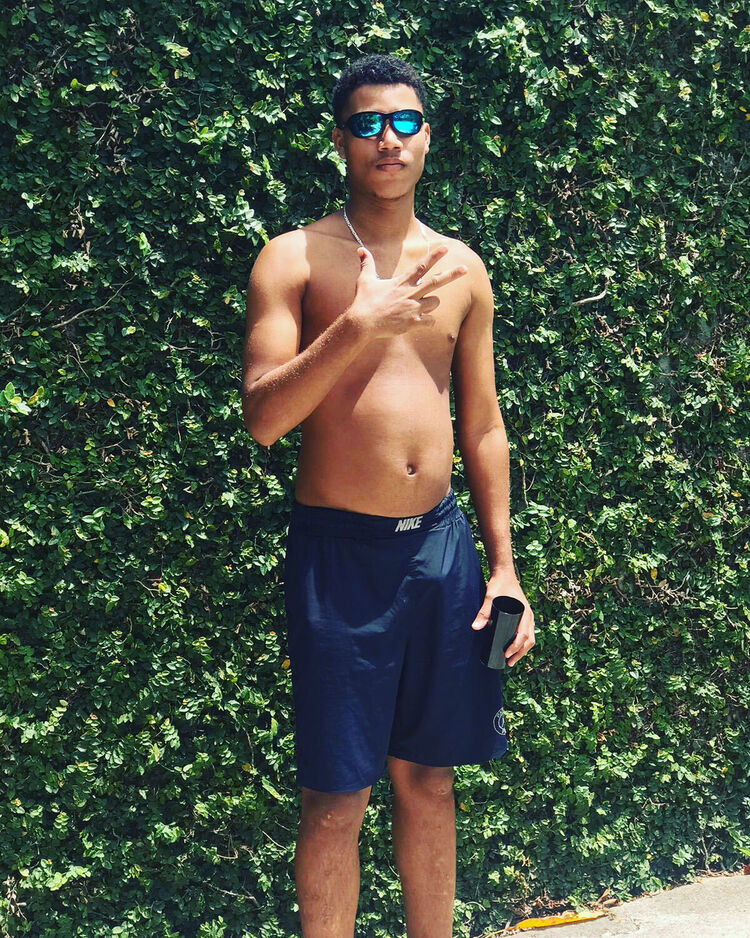  Estancia,   Leandro, 25 ,   ,   