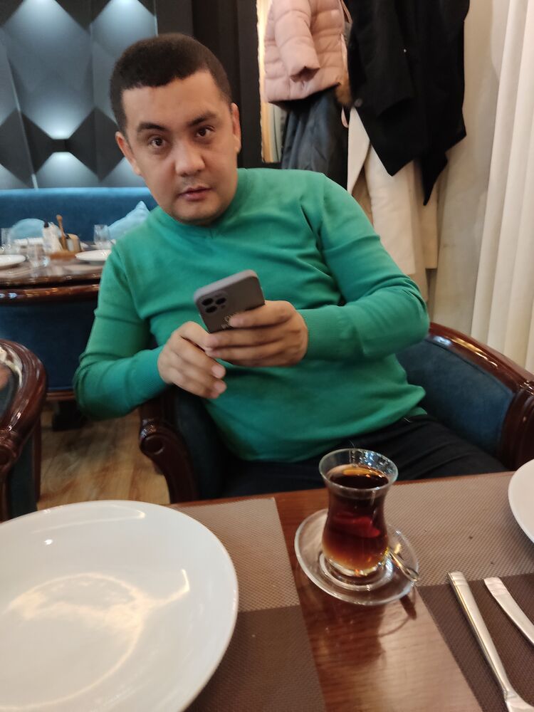  44176155  Farrux, 35 ,    