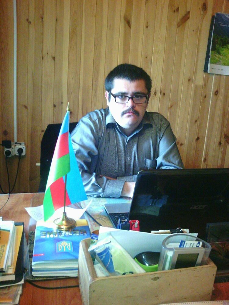  8105125  Qowun, 33 ,    