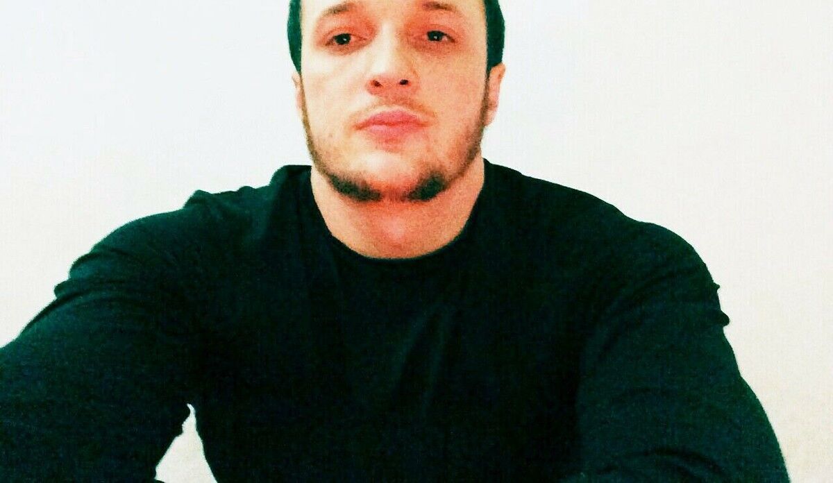  18690925  Alladin, 37 ,    