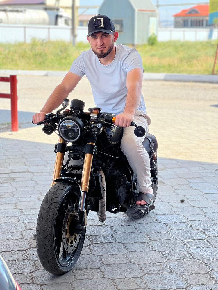  54623995  Bislan, 29 ,    