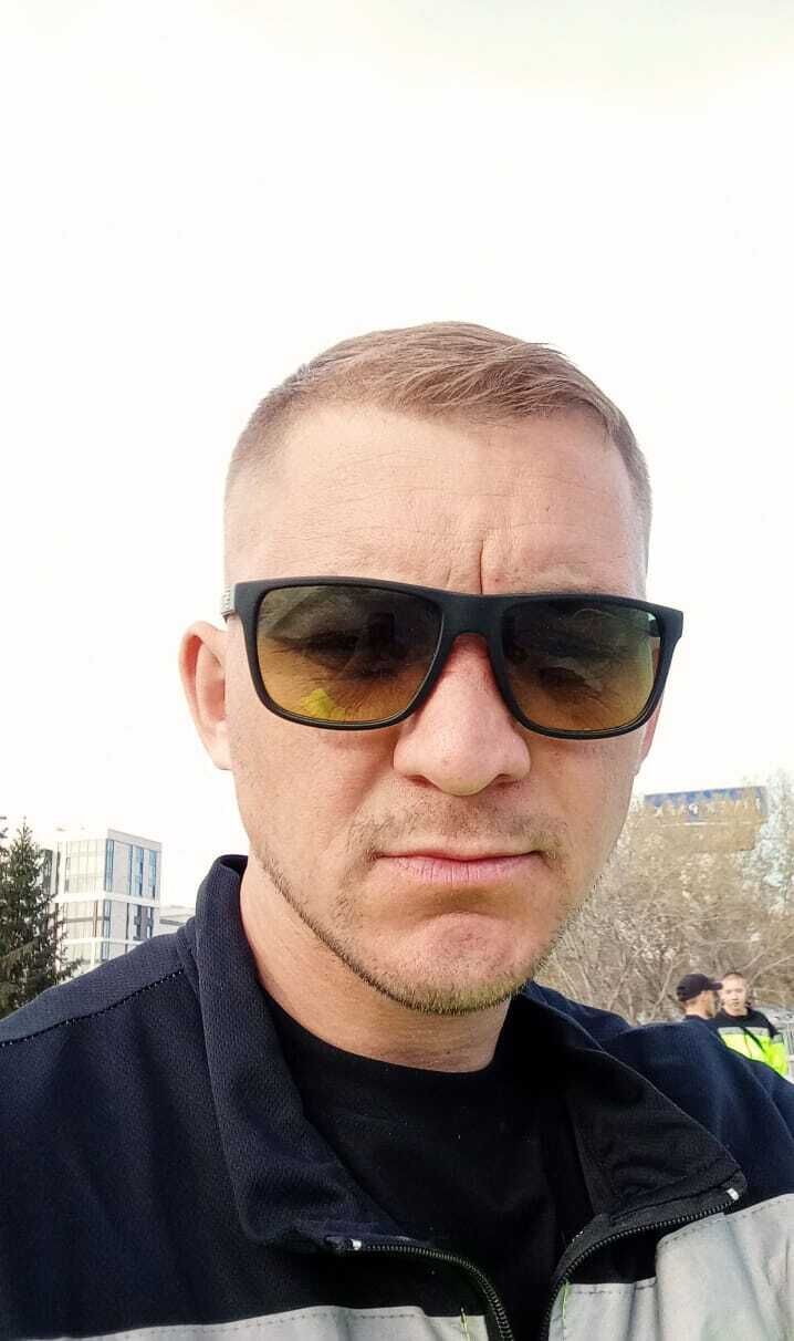  ,   Artem, 33 ,   ,   , c , 