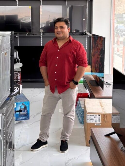  53306395  Zaur, 38 ,    