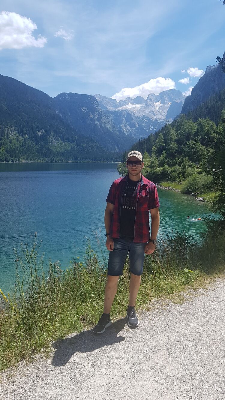 31568125  Iaroslav, 33 ,    Letnany