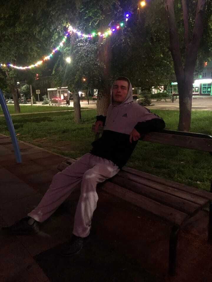  31831485  Rezuan, 22 ,    