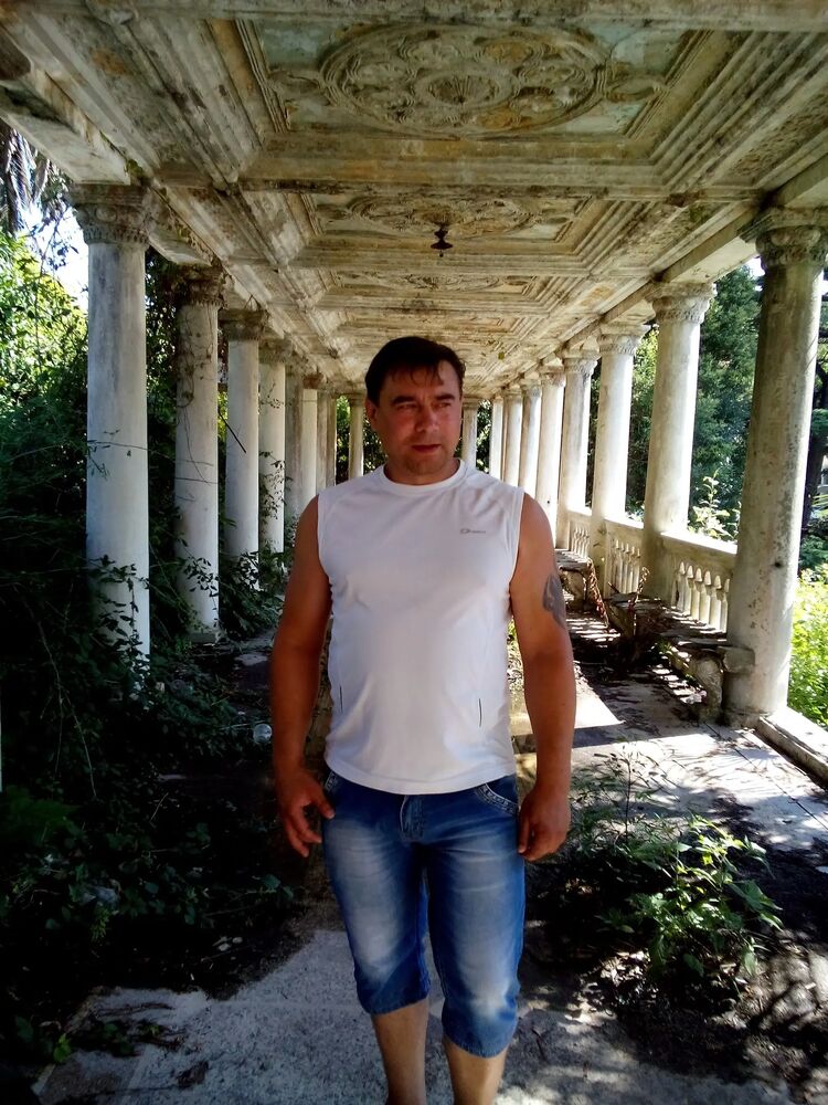  45608205  Valentin, 48 ,    
