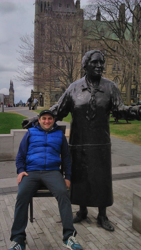  7995775  Irakli, 52 ,    