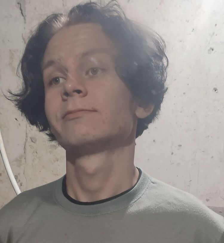  42170885  Daniil, 24 ,    