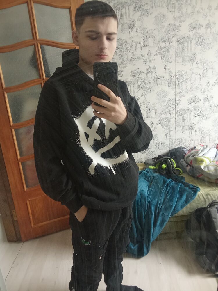  49733995  , 18 ,    