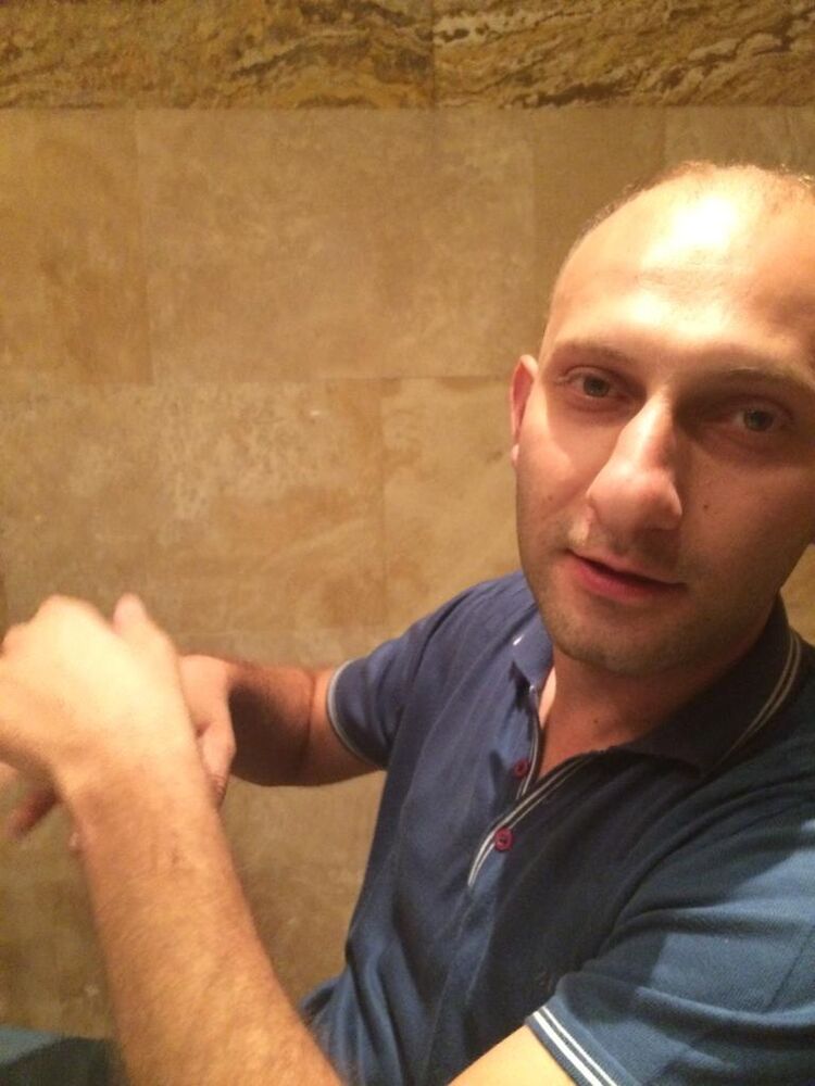  ,   Arman, 36 ,   ,   