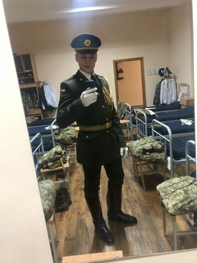 19414675  Vadim, 31 ,    