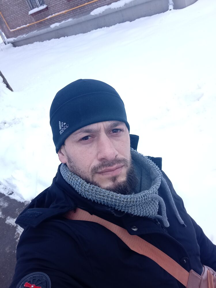  ,   Rameo, 33 ,   ,   