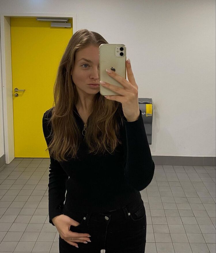  ,   Diana, 29 ,   c , 