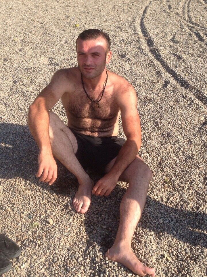  ,   Alex, 39 ,  