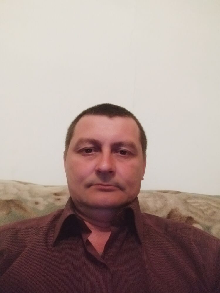  26423595  Andrej, 45 ,    