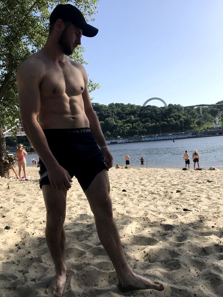 ,   Igor, 26 ,   ,   