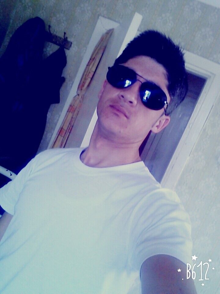  9304385  Husen, 28 ,    