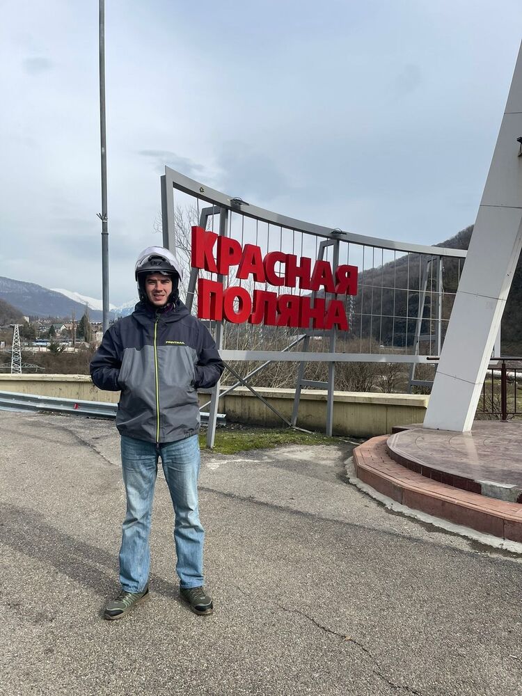  41954335  Mikhail, 31 ,    