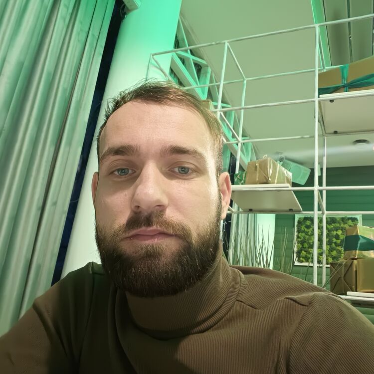  45934215  Nikolae, 33 ,    