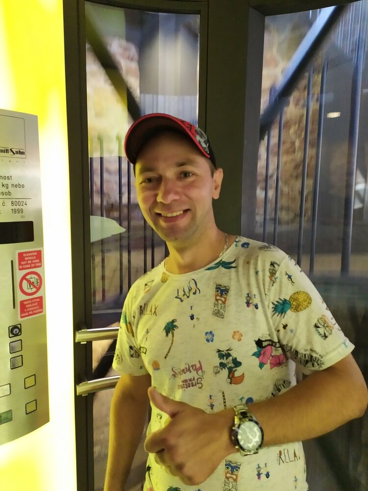  ,   Dainis, 39 ,     , c 