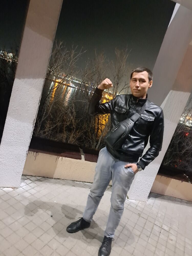  32104365  Ali, 27 ,    