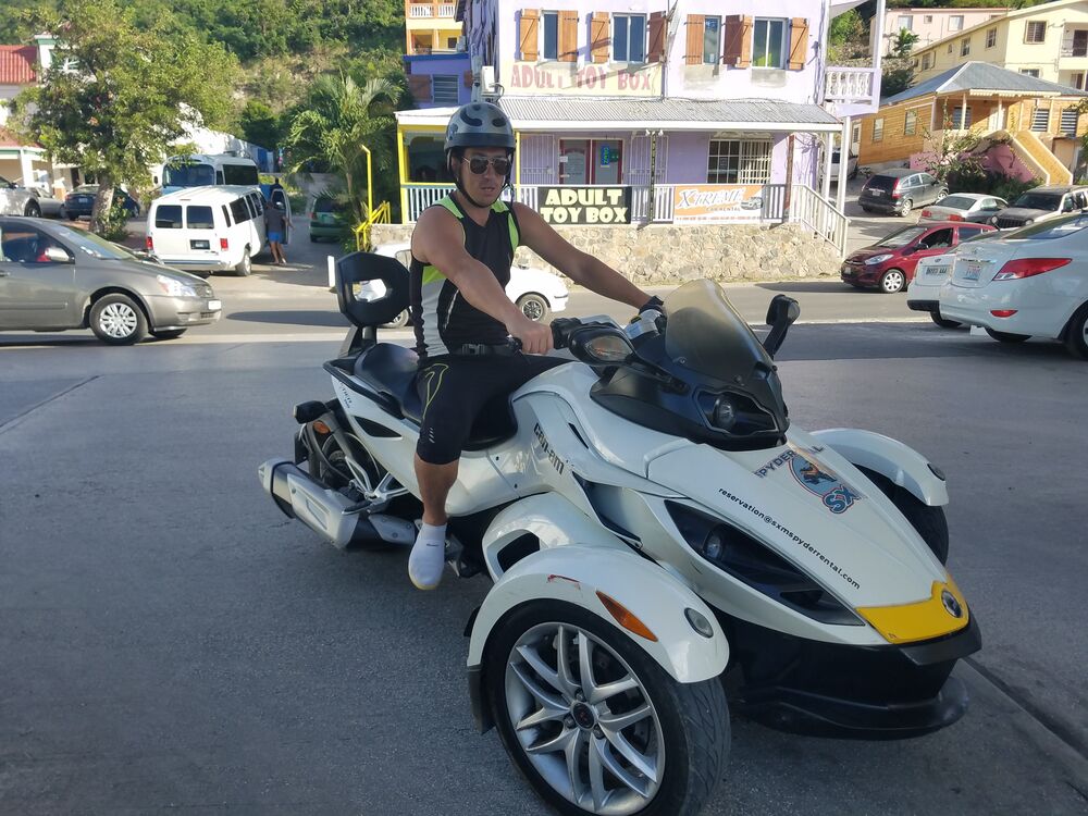  26557705  Iyra, 40 ,    