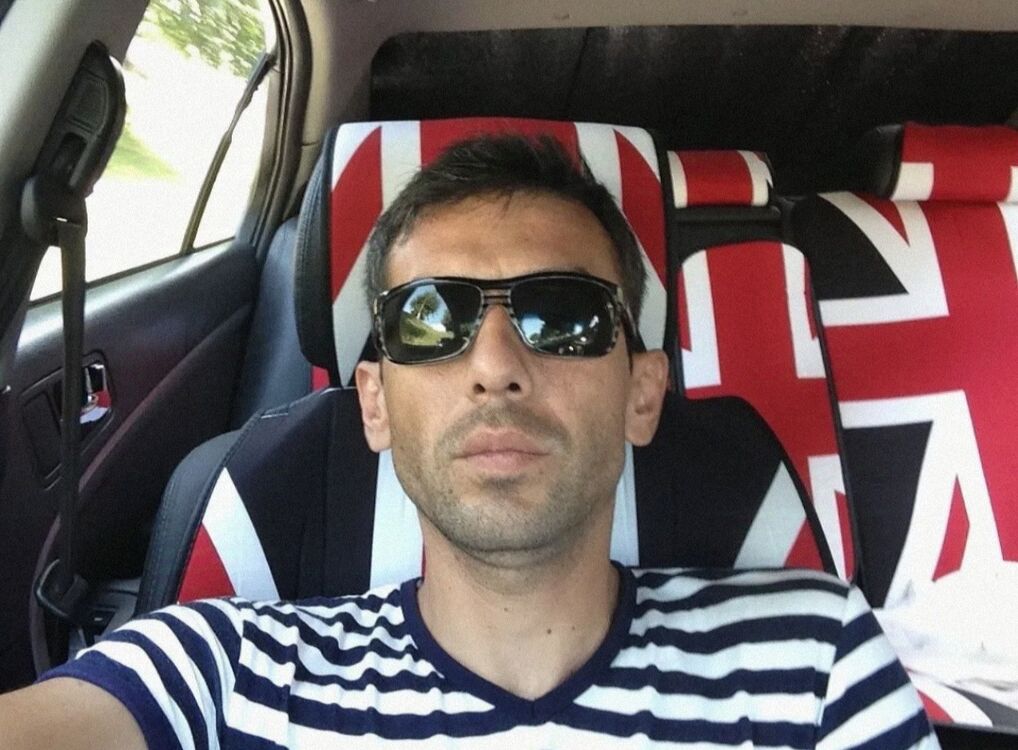  ,   Gulom, 44 ,   ,   , c , 