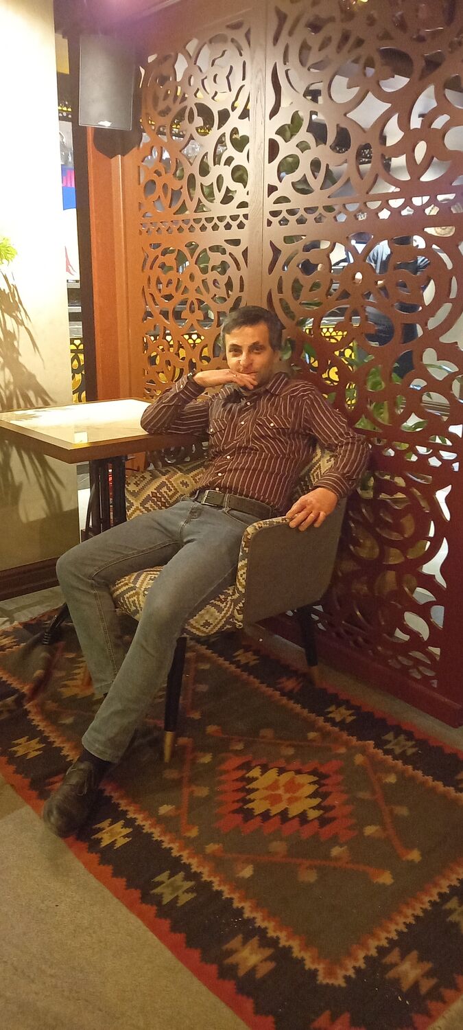  49564055  Ceyhun, 33 ,    