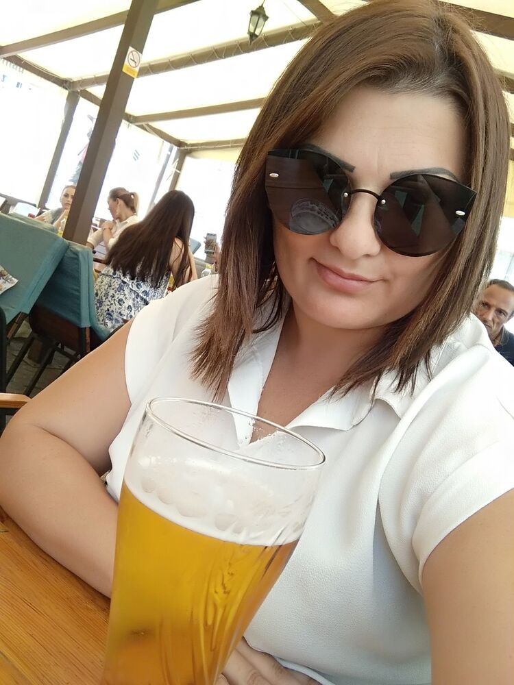  ,   Lora, 37 ,   ,   , c 