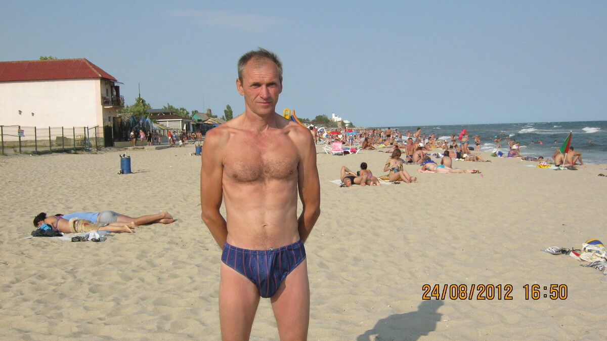  4448145  Oleg, 62 ,    