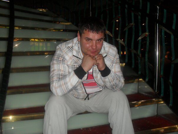  50679045  Viktor, 40 ,    -