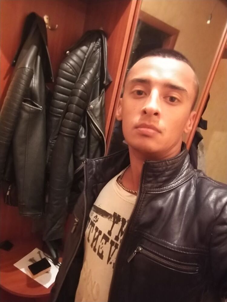  ,   Artur King, 25 ,   c 