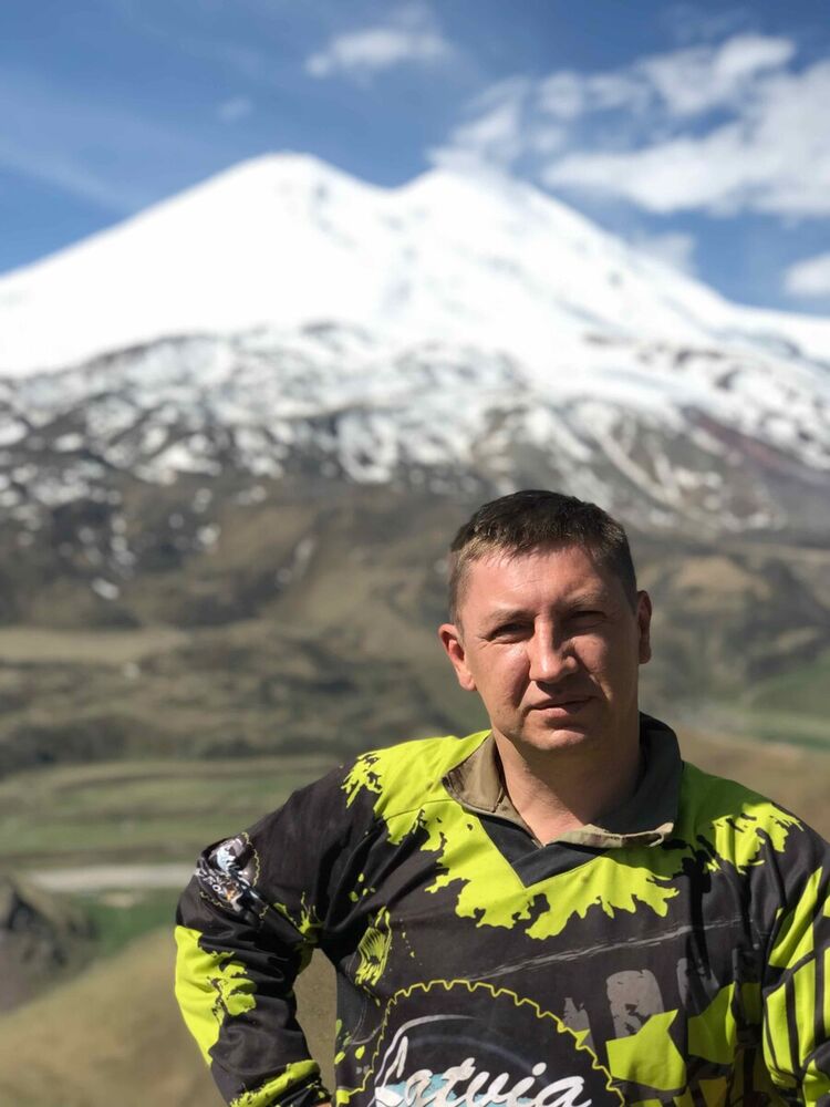  ,   Sergej, 49 ,   ,   , 