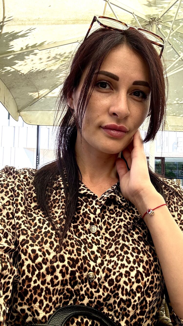  52548125  Kate, 37 ,    Wiesbaden