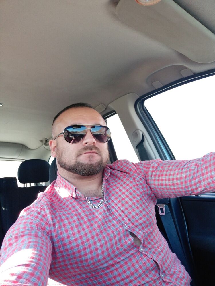  21679785  , 37 ,    