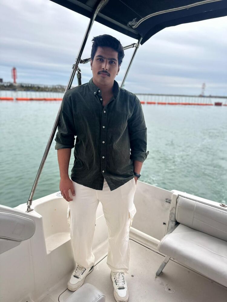 ���� 55600305 ����� Shreyas, 23 ����, ���� ���������� � �����