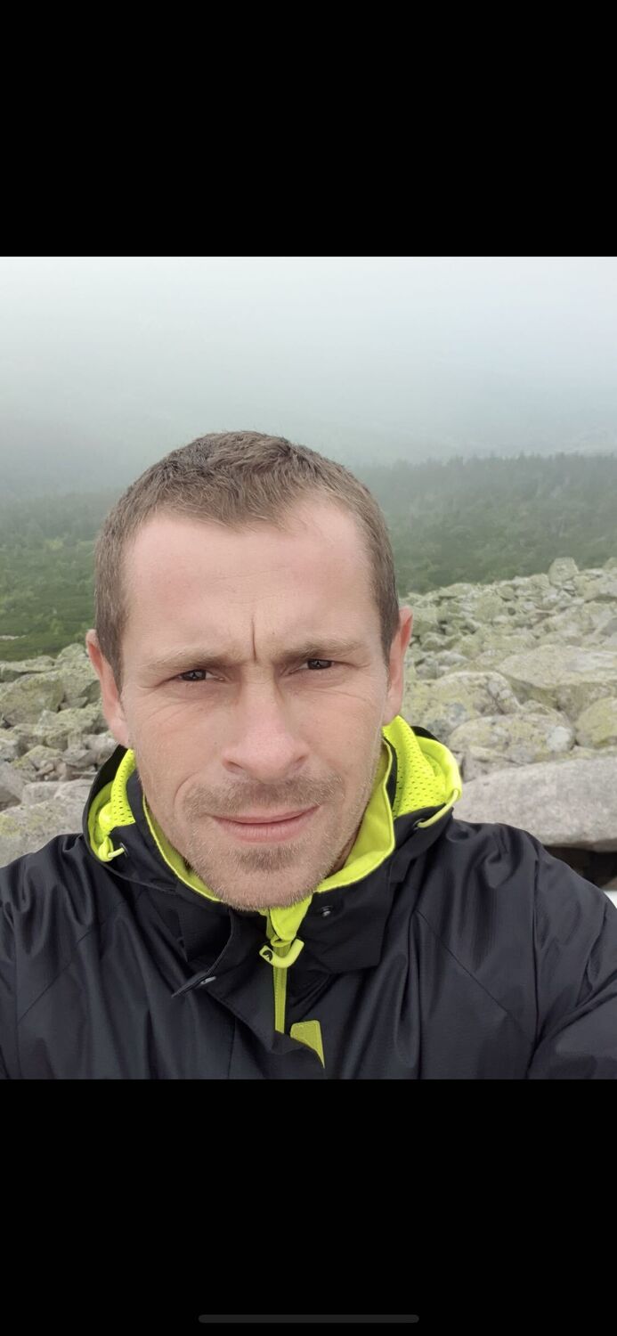  29240485  Vovcik, 39 ,    