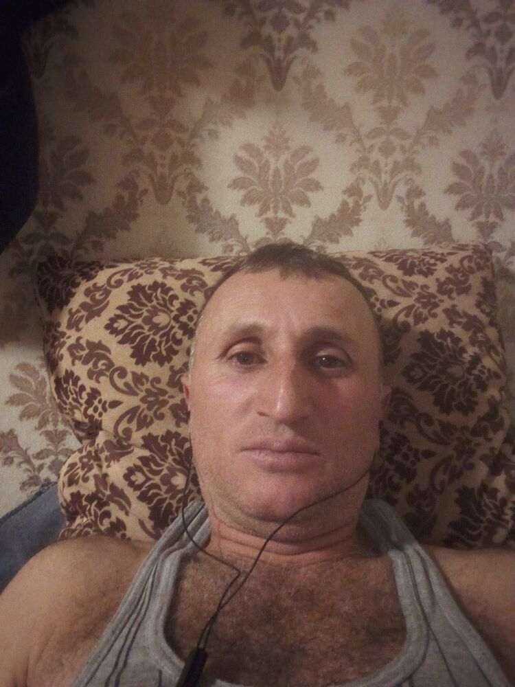  45842785  Roman, 44 ,    